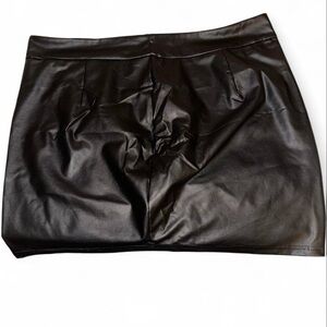 SHEIN Black Faux Leather Mini Skirt